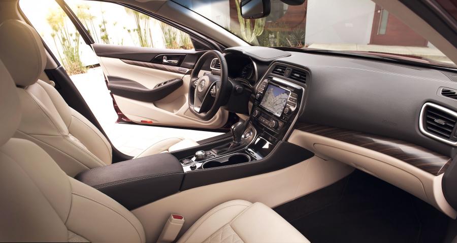 Интерьер Nissan Maxima Platinum 2015 года  (NA) (фото 5 из 40)